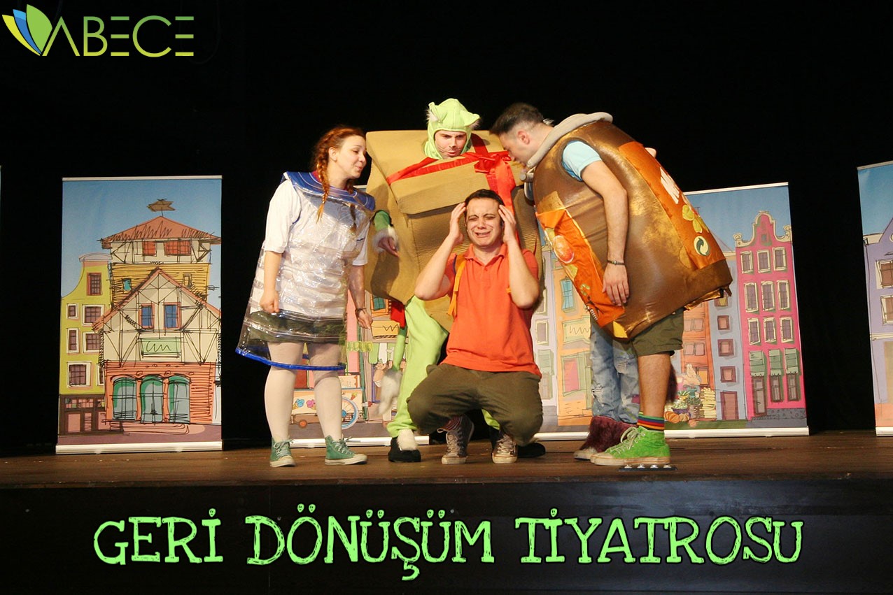 Geri Dönüşüm Tiyatrosu Büyük İlgi Gördü