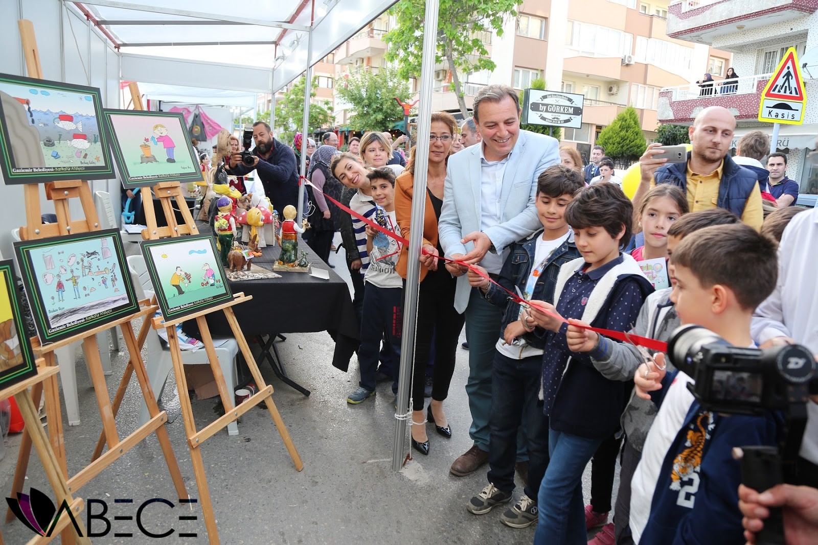 Gaziemir'de 'Çevre ve Barış' Teması Sergisi